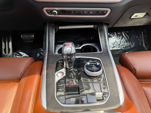 Used 2022 BMW X7 M50i AWD/4WD image 16