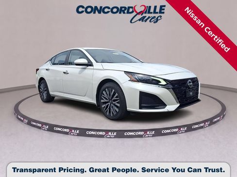 Certified 2023 Nissan Altima 2.5 SV w/ SV Premium Package AWD/4WD image 1