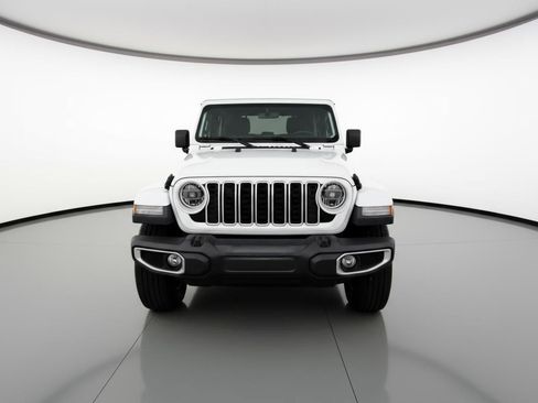 Used 2025 Jeep Wrangler Unlimited Sahara AWD/4WD image 2