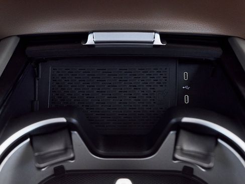 Used 2025 Mercedes-Benz GLS 580 4MATIC image 52