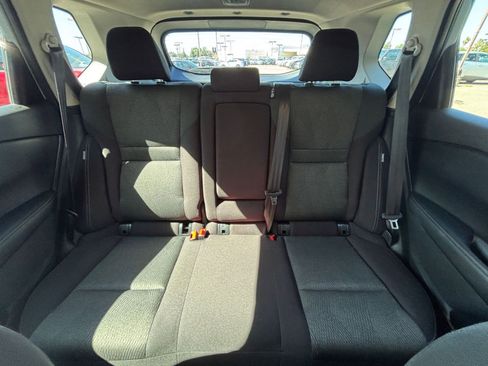 Used 2025 Nissan Rogue SV FWD image 40