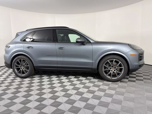 Certified 2026 Porsche Cayenne AWD/4WD image 8