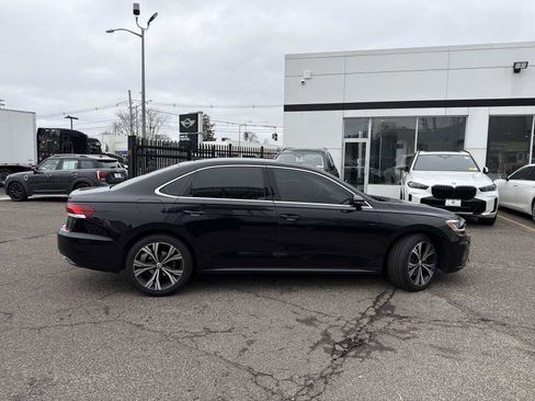 Used 2022 Volkswagen Passat 2.0T SE image 6