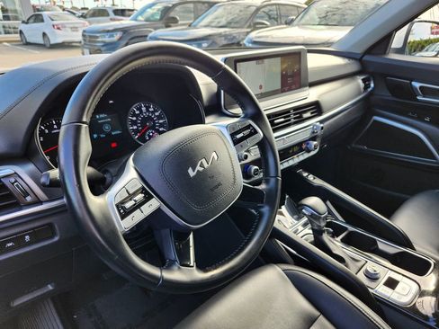 Used 2022 Kia Telluride S image 7