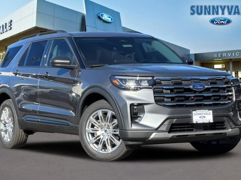 New 2026 Ford Explorer Active w/ Active Comfort Package image 8