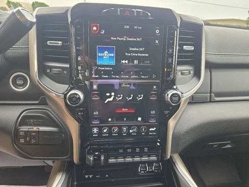 Used 2019 RAM 2500 Laramie w/ Night Edition AWD/4WD image 12