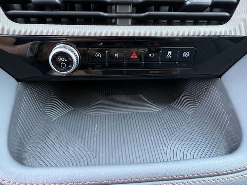 New 2025 Ford Explorer Active image 6