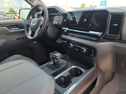 Used 2023 GMC Sierra 1500 SLT w/ SLT Premium Plus Package AWD/4WD image 17
