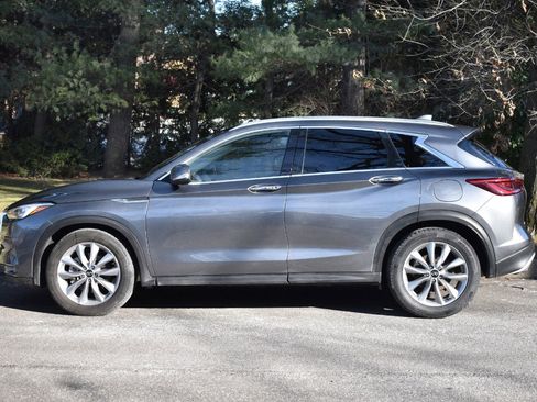 Used 2021 INFINITI QX50 Luxe image 2