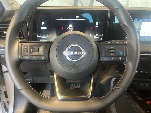Used 2025 Nissan Kicks SR FWD image 11