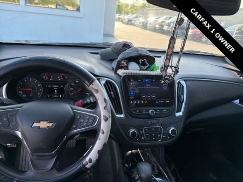 Used 2021 Chevrolet Malibu LT image 12