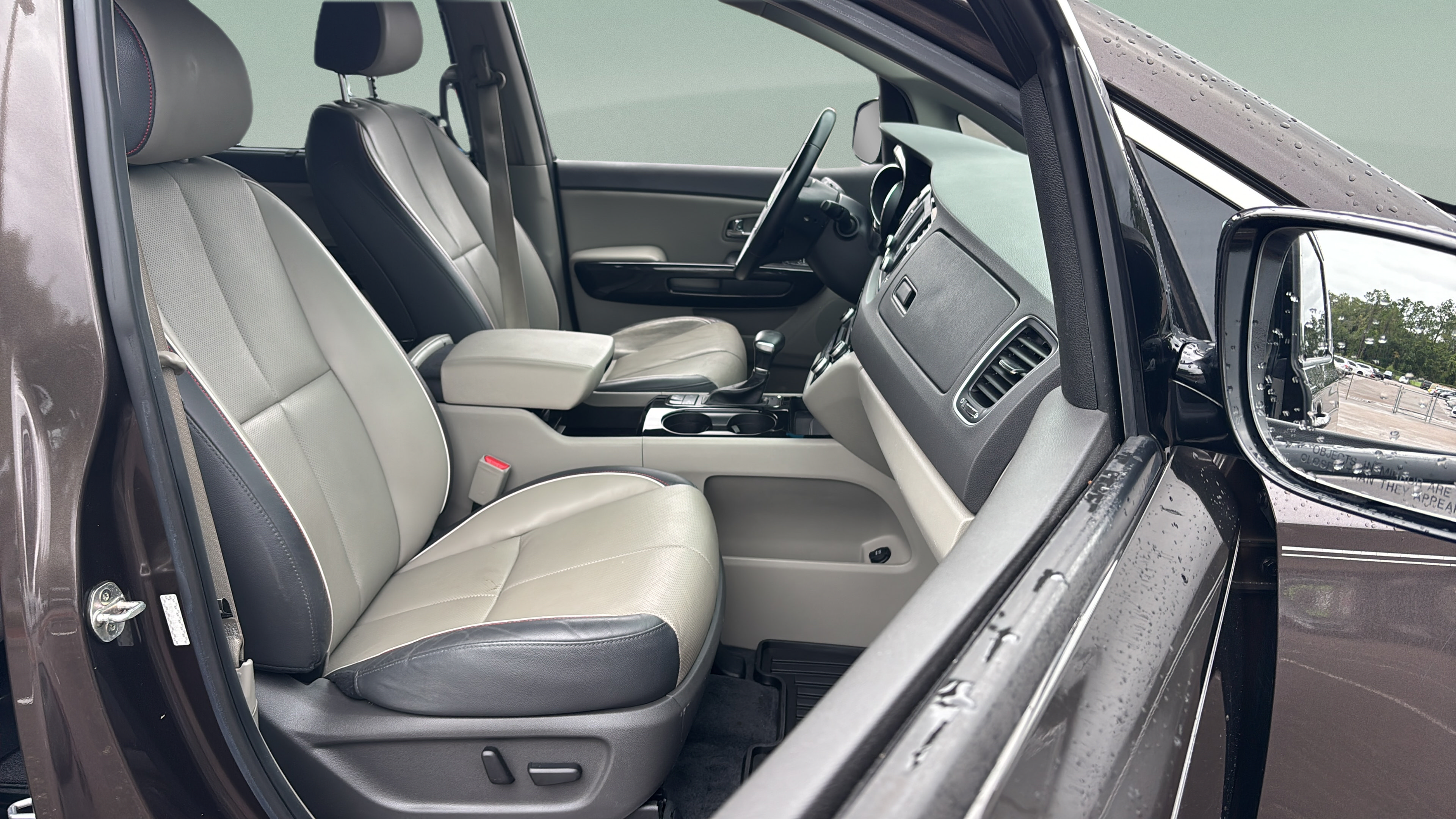 Used 2018 Kia Sedona EX FWD image 17