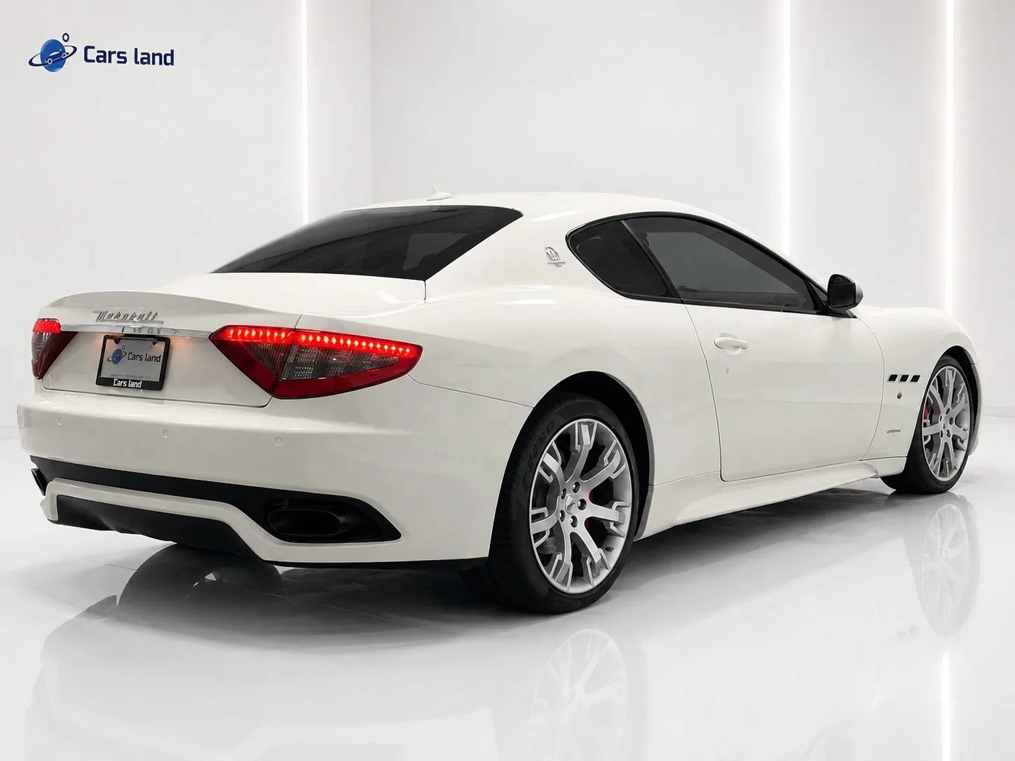 Used 2014 Maserati GranTurismo MC RWD image 3