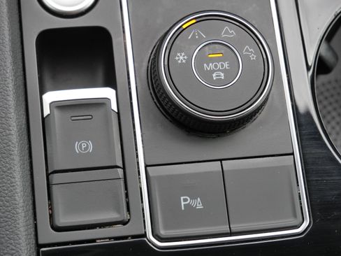 Used 2023 Volkswagen Atlas SE w/ Black Wheel Package AWD/4WD image 28