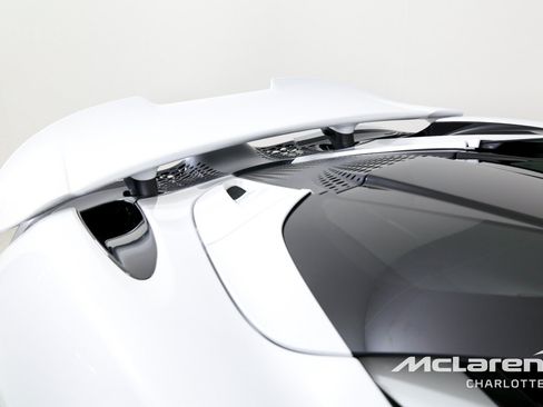 Used 2024 McLaren 750S Spider RWD image 28