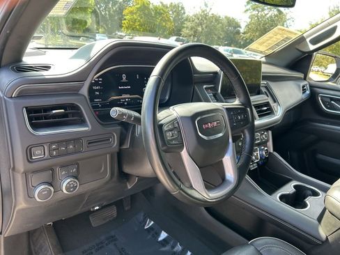 Used 2023 GMC Yukon SLT image 16
