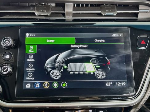 Used 2023 Chevrolet Bolt LT w/ Infotainment Package FWD image 29