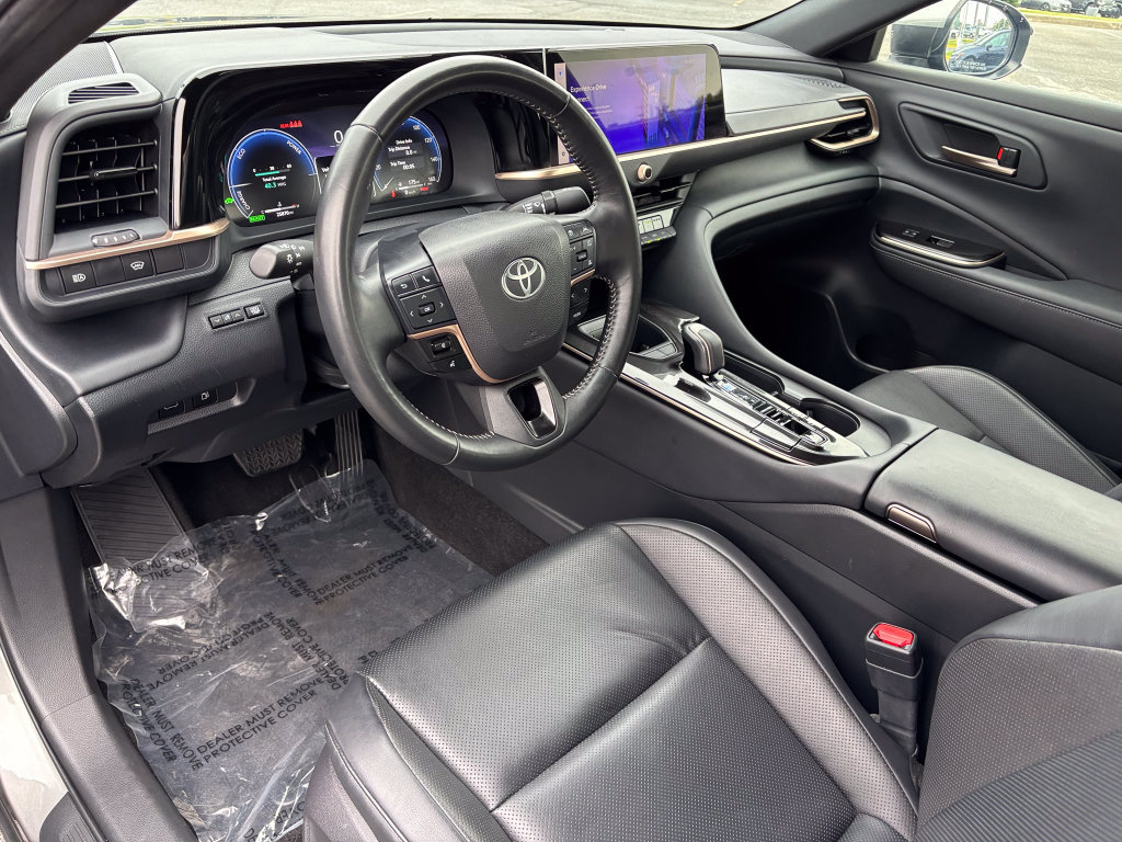 Used 2025 Toyota Crown AWD/4WD image 16
