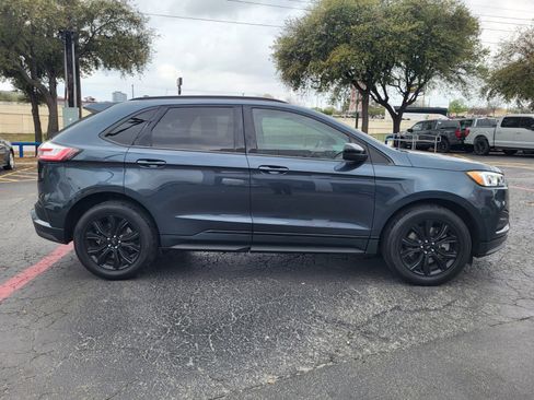 Certified 2022 Ford Edge SE w/ Black Appearance Package image 2