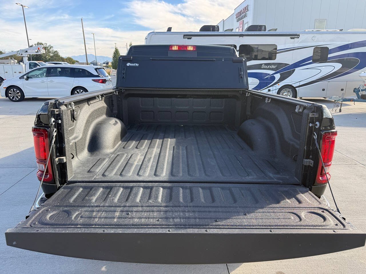 Used 2025 RAM 2500 Tradesman AWD/4WD image 12
