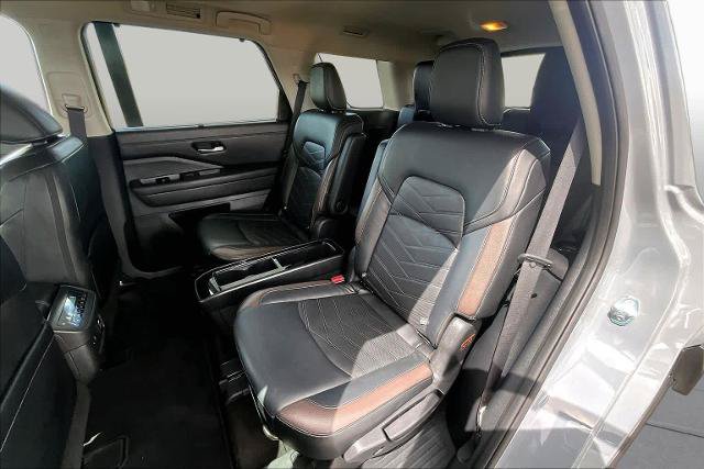 Used 2023 Nissan Pathfinder Platinum FWD image 20