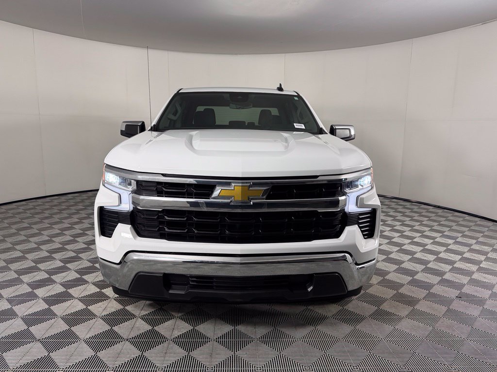 Used 2025 Chevrolet Silverado 1500 LT RWD image 2