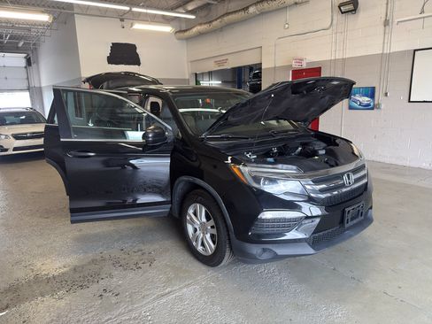Used 2018 Honda Pilot LX image 9
