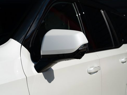 Used 2025 Cadillac Escalade V w/ LPO, ONYX Package image 10