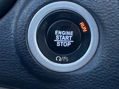 Used 2018 Dodge Journey SXT w/ Connectivity Group image 25