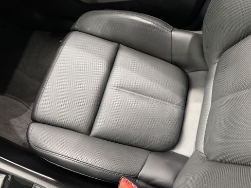 Certified 2025 Porsche Macan image 50