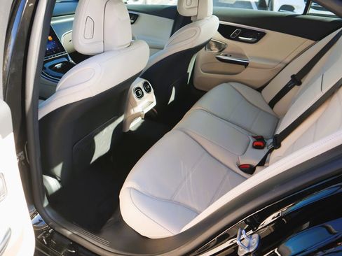 Used 2026 Mercedes-Benz C 300 Sedan image 9