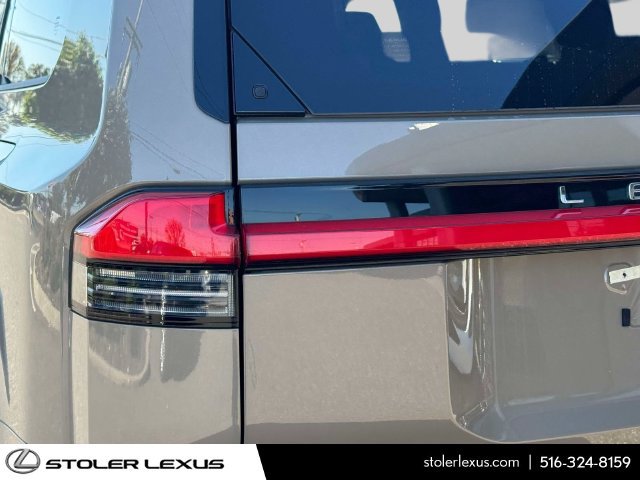 Used 2024 Lexus GX 550 AWD/4WD image 9