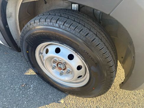 Used 2020 RAM ProMaster 2500 w/ Interior Convenience Group image 8