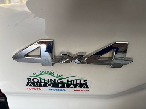 Used 2016 Toyota Tacoma SR5 AWD/4WD image 44