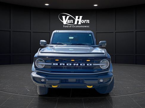 Used 2024 Ford Bronco Outer Banks AWD/4WD image 2