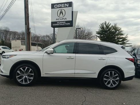 Used 2023 Acura MDX SH-AWD w/ Technology Package image 2