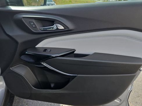 New 2026 Chevrolet Trax LT w/ LT Convenience Package FWD image 39