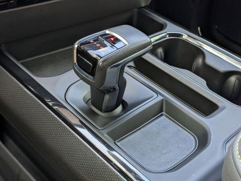 Used 2022 Chevrolet Silverado 1500 ZR2 w/ Technology Package image 34