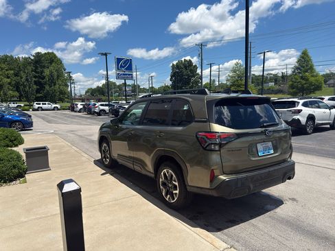 Used 2026 Subaru Forester Premium AWD/4WD image 5