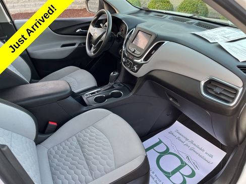 Used 2020 Chevrolet Equinox LS image 12