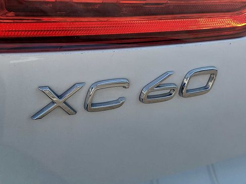 Used 2024 Volvo XC60 B5 Core w/ Protection Package Premier AWD/4WD image 28