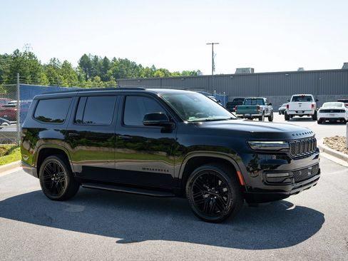 Used 2022 Jeep Wagoneer Series II RWD image 12