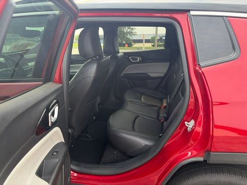 Used 2025 Jeep Compass Limited AWD/4WD image 16