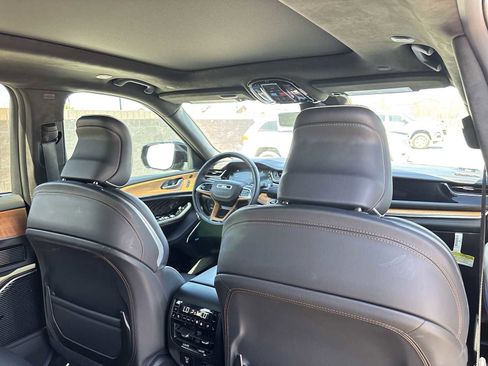 Used 2023 Jeep Grand Cherokee Summit image 15