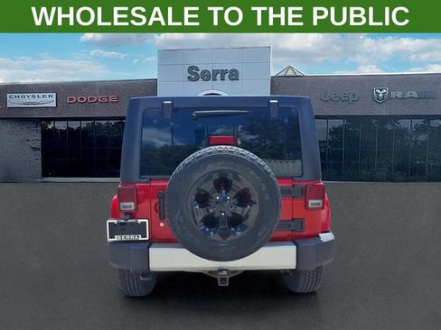 Used 2013 Jeep Wrangler Unlimited Sahara w/ Connectivity Group AWD/4WD image 5