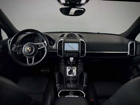 Used 2016 Porsche Cayenne S image 22