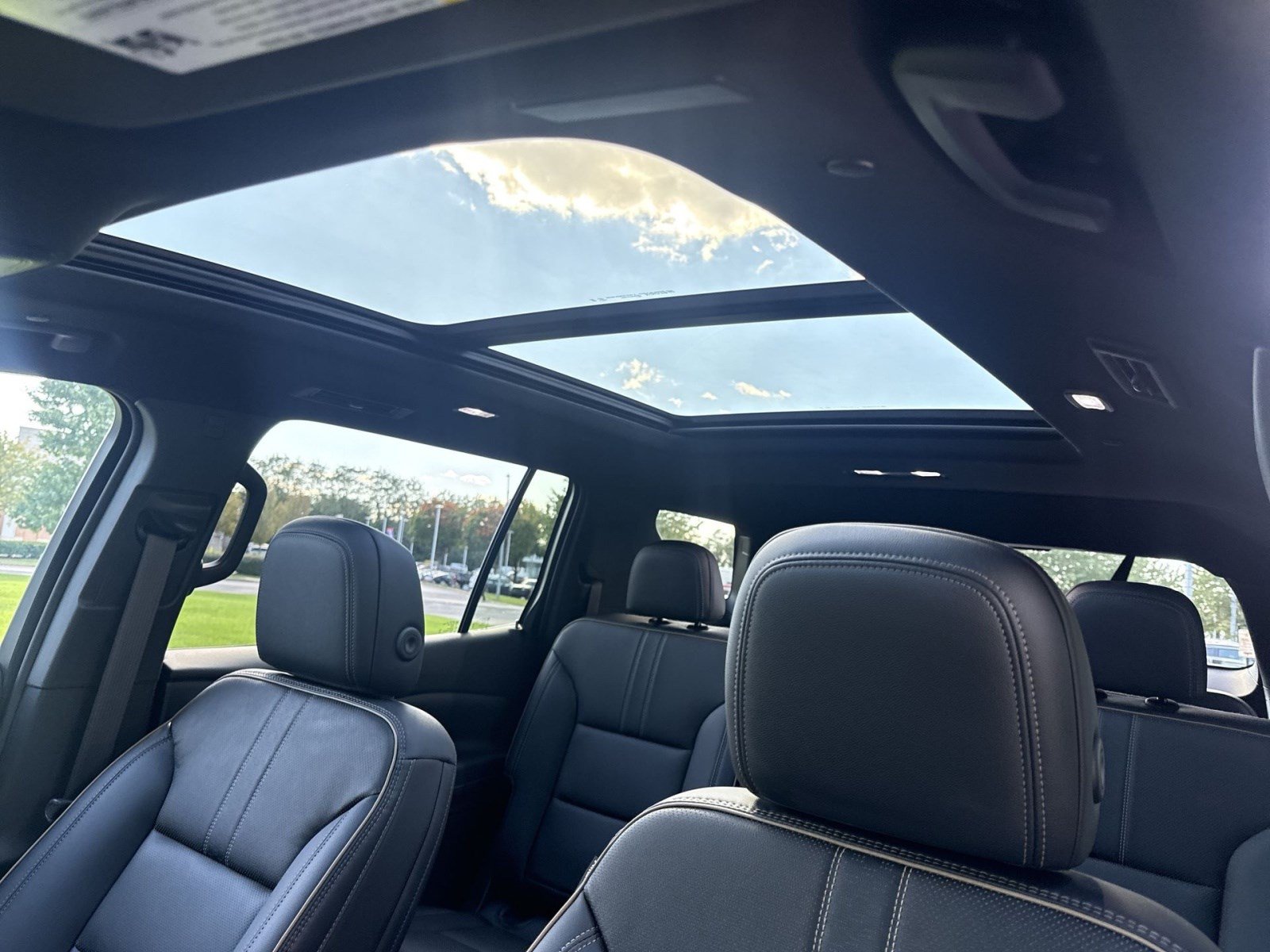 Used 2026 Chevrolet Traverse High Country w/ LPO, Floor Liner Package AWD/4WD image 22