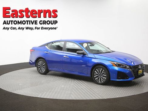 Used 2025 Nissan Altima 2.5 SV FWD image 47