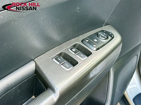 Used 2020 Kia Sportage LX image 17