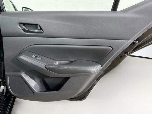 Used 2024 Nissan Altima 2.5 SV FWD image 28